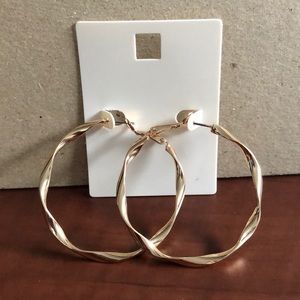 Twisted Wave Style Creole Earrings Fashion